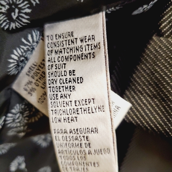 Jones New york suit black stripped size 8 - Picture 5 of 15